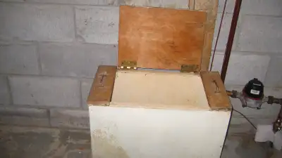 VINTAGE WOOD STORAGE BOX---VERY STURDY--$45, View more