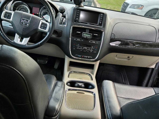 Dodge Grabd Caravan 2016 — photo 3