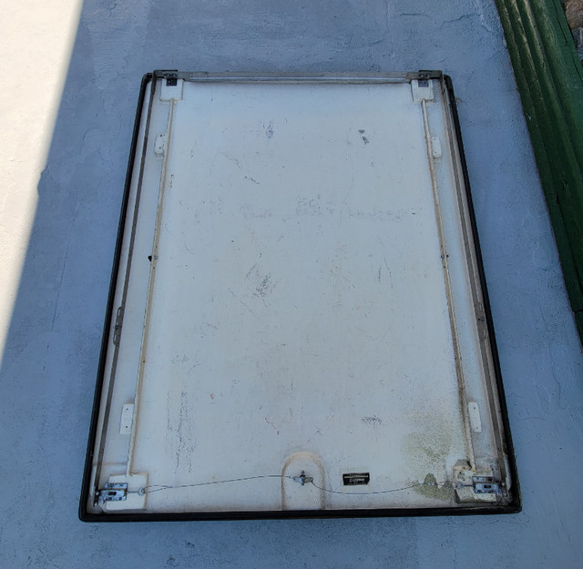 Tonneau Cover in Other Parts & Accessories in Vernon - Image 2