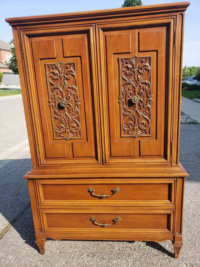 GREAT QUALITY Brand Name Dresser/Sideboard/Bar/China Cabinets in Hutches & Display Cabinets in City of Toronto - Image 11