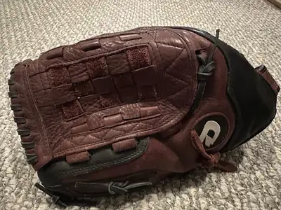 DeMarini AO527-VX135 13½” Softball Glove (Right Hand), View more