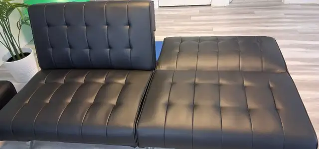 Living room Couch/ Sofa/ Futon in Couches & Futons in Laval / North Shore - Image 4