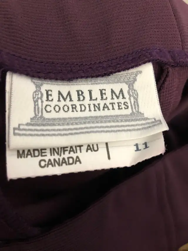 Women’s Burgundy Two Piece Suit. Size 13/11. Like New. in Women's - Dresses & Skirts in Edmonton - Image 4