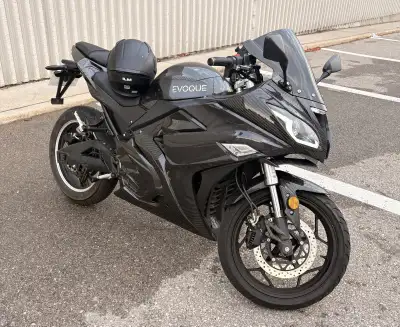 **NO LICENSE/ INSURANCE NEEDED** For Sale — Evoque Streetster R (2024) 84V / 50Ah Slightly used — ex...