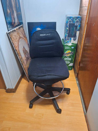 Office chair with adjustable height 