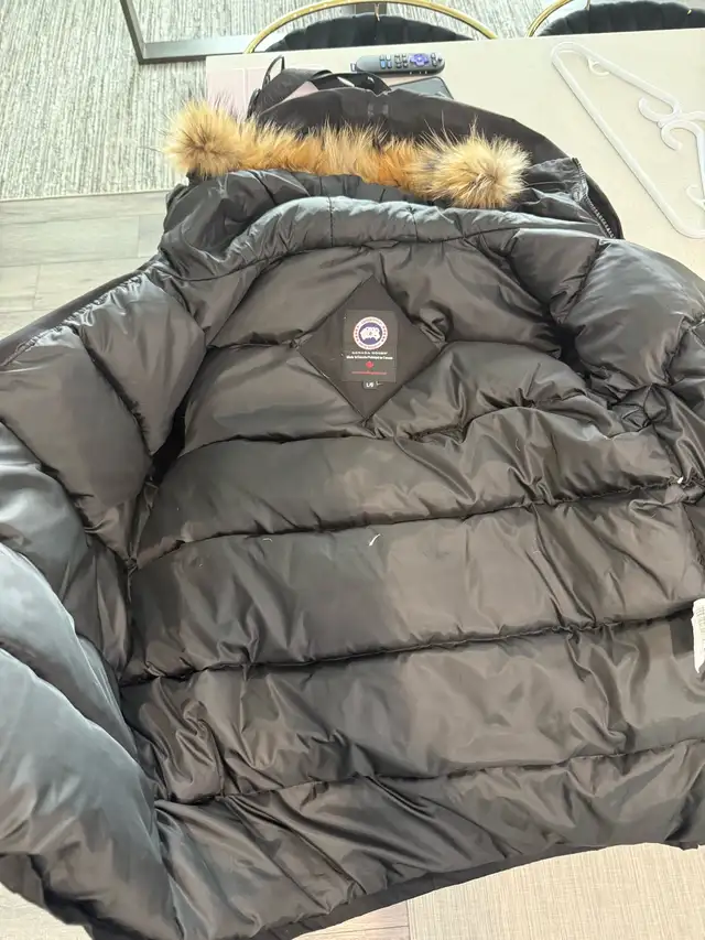 Canada Goose Men’s Parka-Large in Men's in Calgary - Image 10
