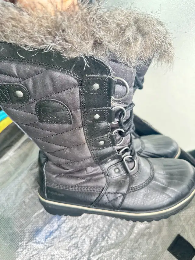 Sorel Boots in Women's - Shoes in City of Toronto - Image 3