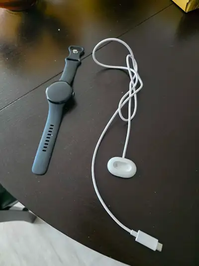 OFFERING GOOGLE PIXEL WATCH 4 FOR TRADE OR SALE+$, View more