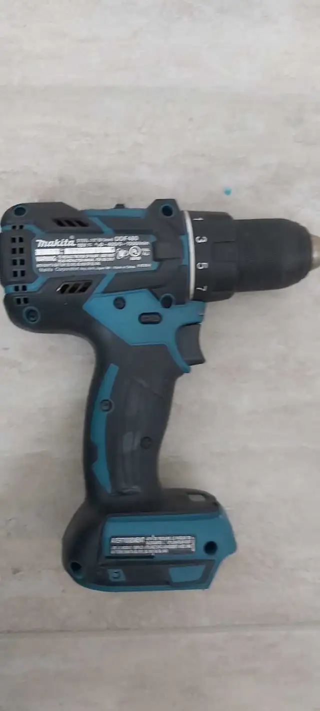 Makita hammer drill with the battery 6 a.h. in Power Tools in Oakville / Halton Region - Image 3