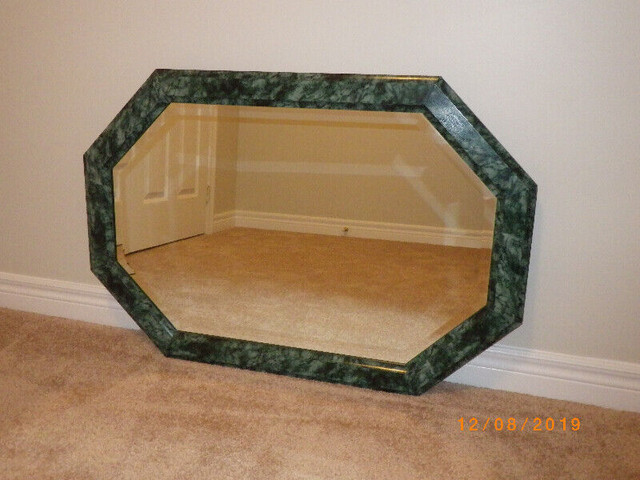 GREEN TRIM BEVELED MIRROR in Home Décor & Accents in Oshawa / Durham Region - Image 2