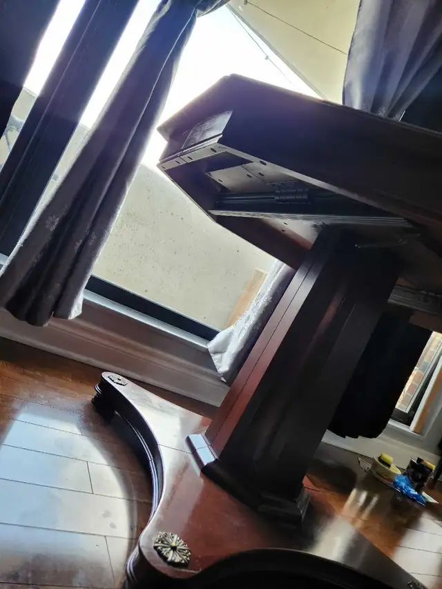 Octagonal Pedestal Game/Dining Table in Dining Tables & Sets in City of Toronto - Image 6