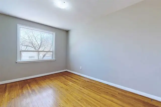 Private Room Available in Main Floor