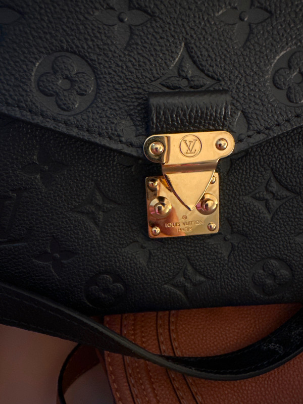 Louis Vuitton Metis in Women's - Bags & Wallets in Barrie - Image 4
