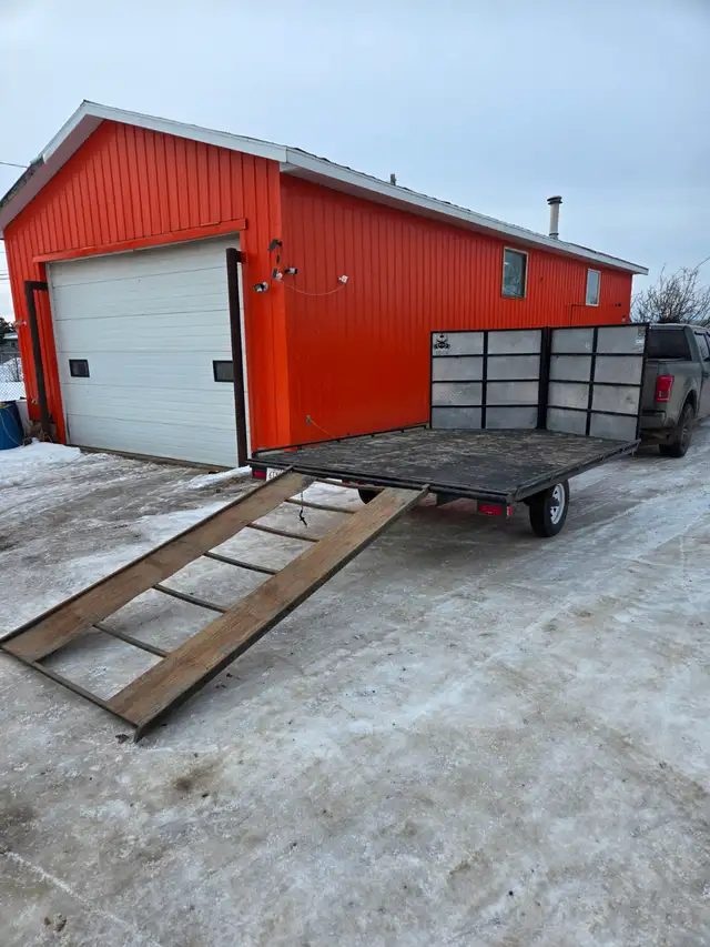 FLAT BED SNOWMACHINE/UTILITY TRAILER with Loading Ramps $4,000 in Cargo & Utility Trailers in St. Albert - Image 3