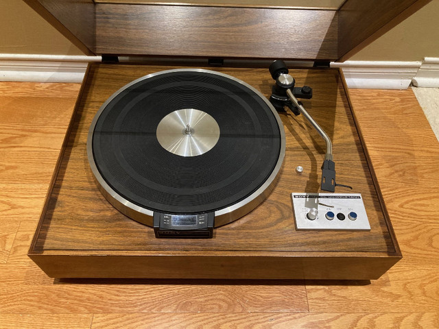 Sony TTS-4000 Professional direct drive turntable in Stereo Systems & Home Theatre in Mississauga / Peel Region - Image 4