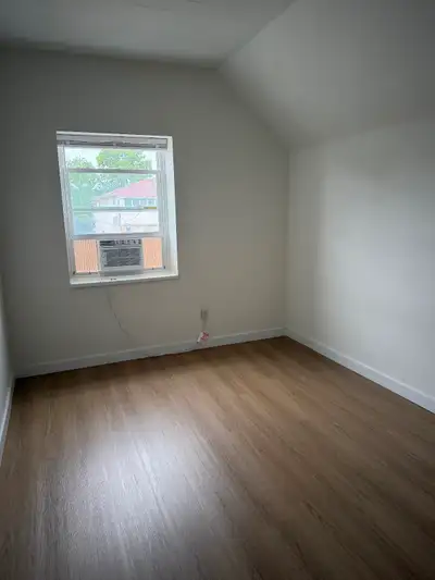 Private Room for Rent – Downtown London Looking for a clean, respectful, and friendly female tenant...