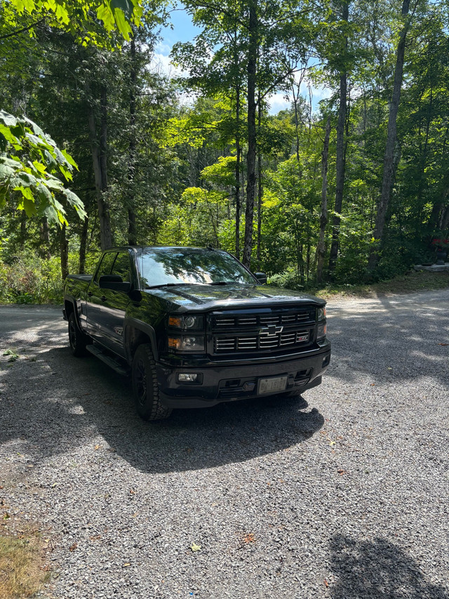 2015 Chev Silverado Z71 in Cars & Trucks in Peterborough - Image 2