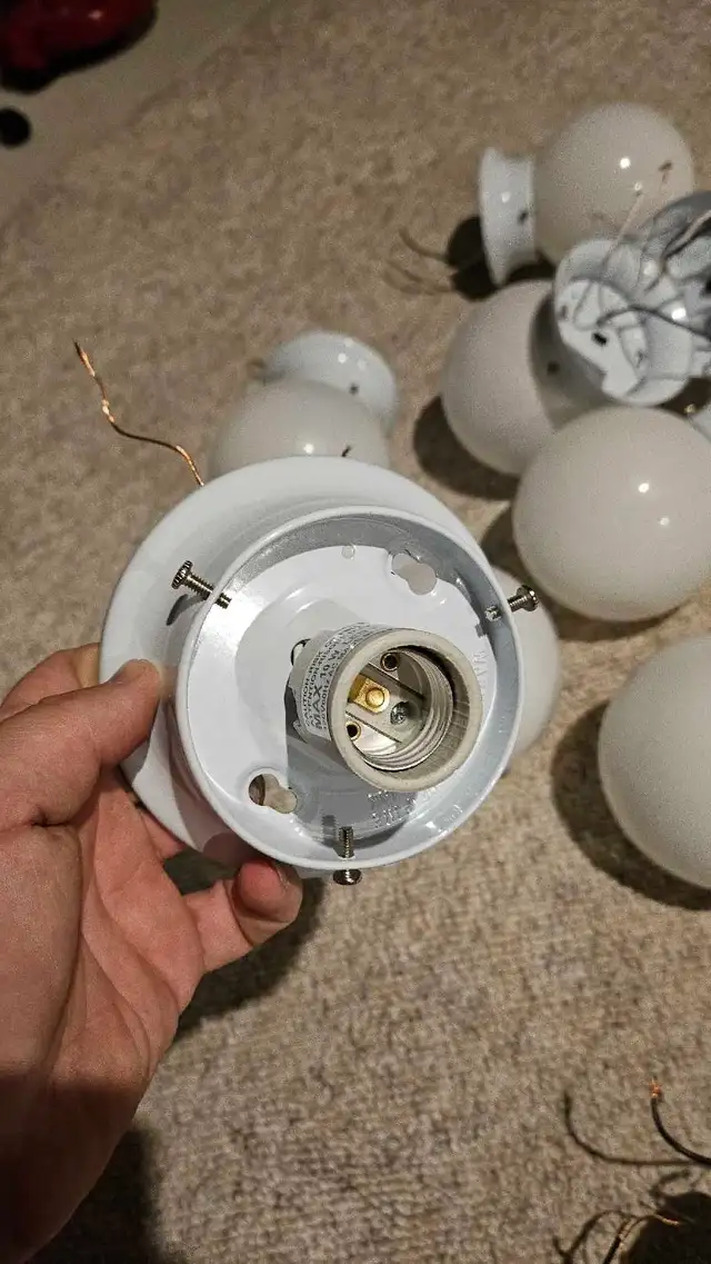  Light Flush Mount in Indoor Lighting & Fans in Markham / York Region - Image 4