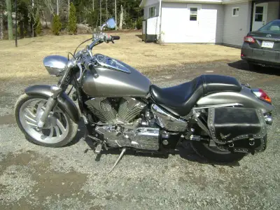 2005 Honda VTX 1300 new inspection needs nothing comes with original exhaust and straight shots for...