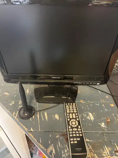 Toshiba 13” TV/DVD Combo with TV antenna, View more
