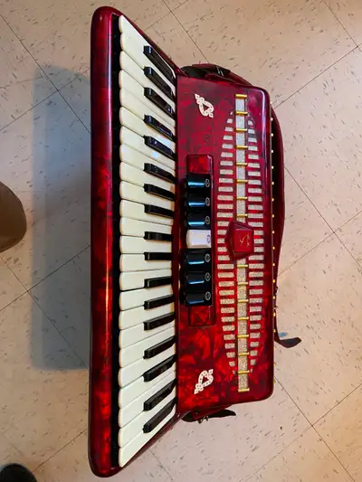 Accordéon chromatique clavier piano de marque Baile, View more