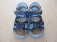 Sandales pour bébé marque Geox (taille 21 EUR)