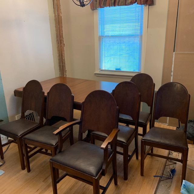 Antique dining table and 6 chairs in Dining Tables & Sets in London - Image 3