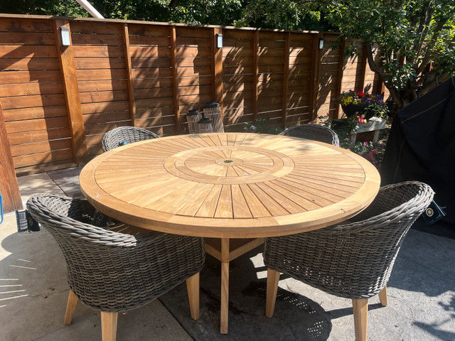 outdoor table with chairs in Patio & Garden Furniture in Edmonton - Image 2