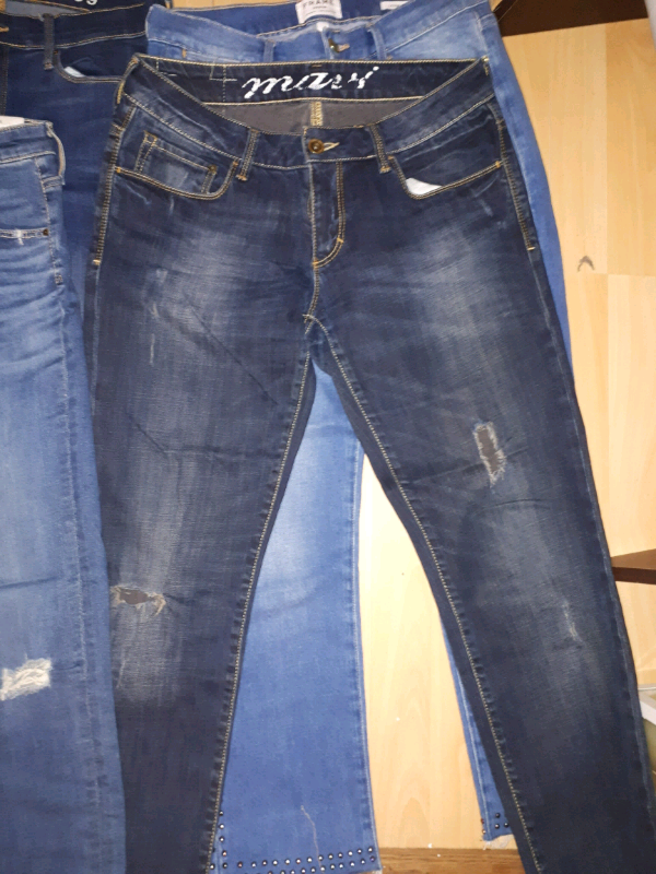 5  paire of JEANS  for women 
Size 30  in Women's - Bottoms in Gatineau - Image 3