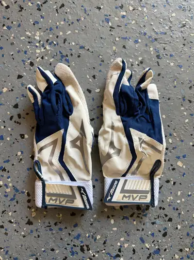 Men’s Mizuno Batting Gloves 2XL Brand New