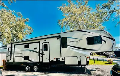 KEYSTONE VR HIDEOUT 33’pied modèle 299 RLDS 2018 * voir dernière photo pour le Style de modèle 299 R...