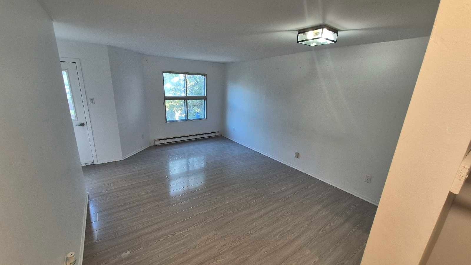 6307 Av. Coolbrook — photo 1