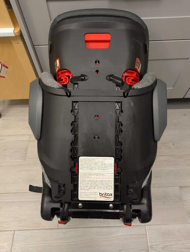 Britax Highpoint Booster in Strollers, Carriers & Car Seats in Ottawa - Image 3