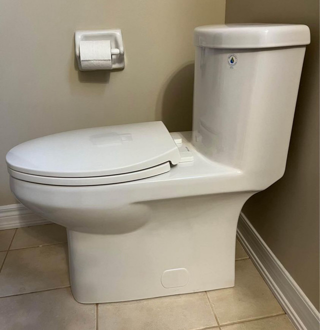 MIROLIN 60" X 30" Phoenix Acrylic Tub.. Contrac Cali Toilet in Plumbing, Sinks, Toilets & Showers in City of Toronto - Image 4