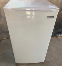 Magic Chef 3.5 cu. ft. Mini Refrigerator with Freezer in White