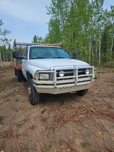 2002 ram 3500 single cab, dually 24v cummins 6 speed manual transmission New tires, batteries, break...