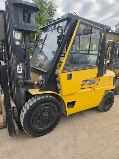 Cat outdoor forklift Solid pneumatic tires propane powered. tank not included Specs in picture Start...