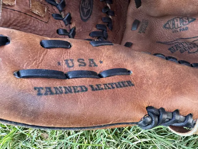 Baseball glove for sale in Baseball & Softball in Penticton - Image 7