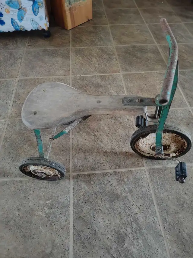 vintage bike in Garage Sales in Ottawa - Image 3