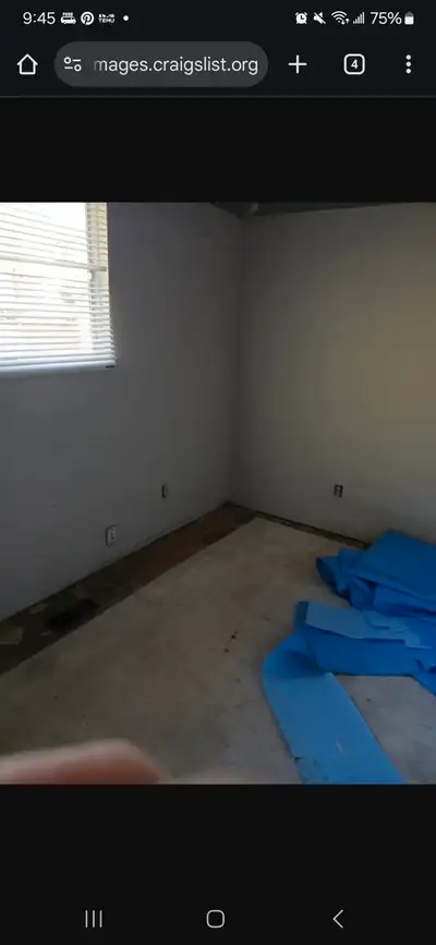 Room for rent in a 3 bedroom house