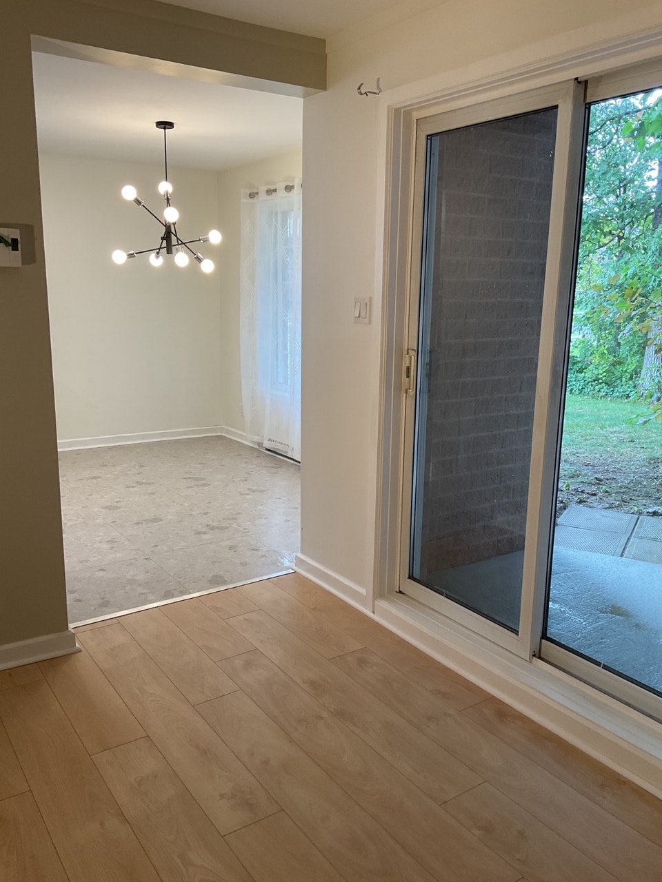 Appartement  4 1/2 à louer Saint-Luc,en bordure d'un boisé 5