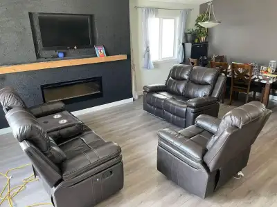 Must Go ASAP Sale on Leather Recliner Set with free delivery.