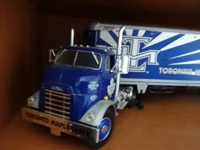 collectible maple leaf tractor trailer 22" long mint condition, View more