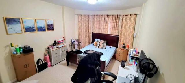 Room available for rent move in from may 1st in Room Rentals & Roommates in Peterborough