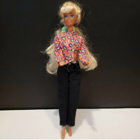  Mattel Barbie Doll Twist N Turn Blue Eye