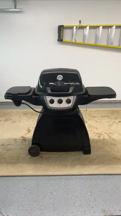 New burners recently Moving out sale Comes with propane tank Self ignition works