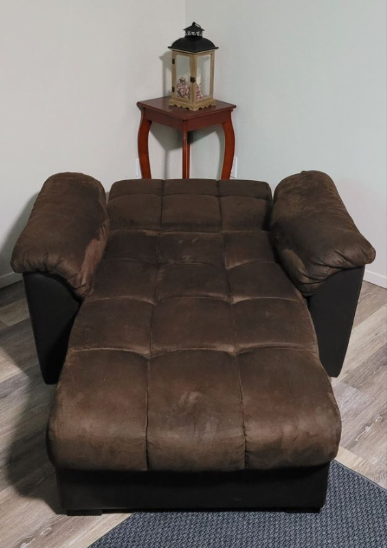 Chaise/Lounger with storage in Chairs & Recliners in Gatineau - Image 2