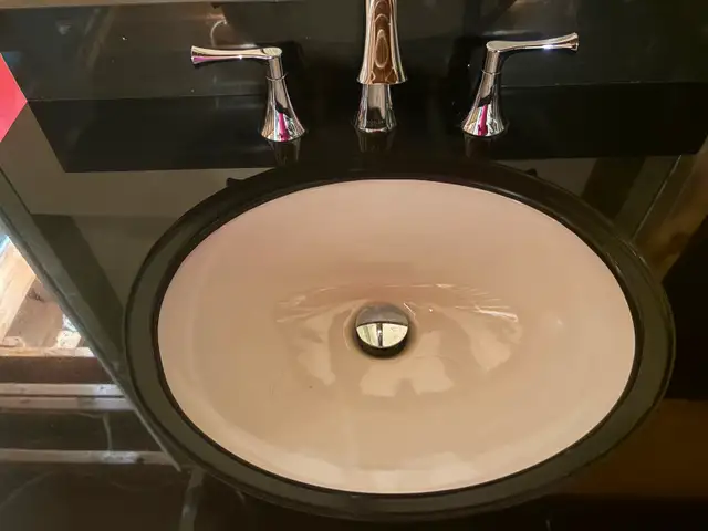 Bathroom Vanity569246281998028804