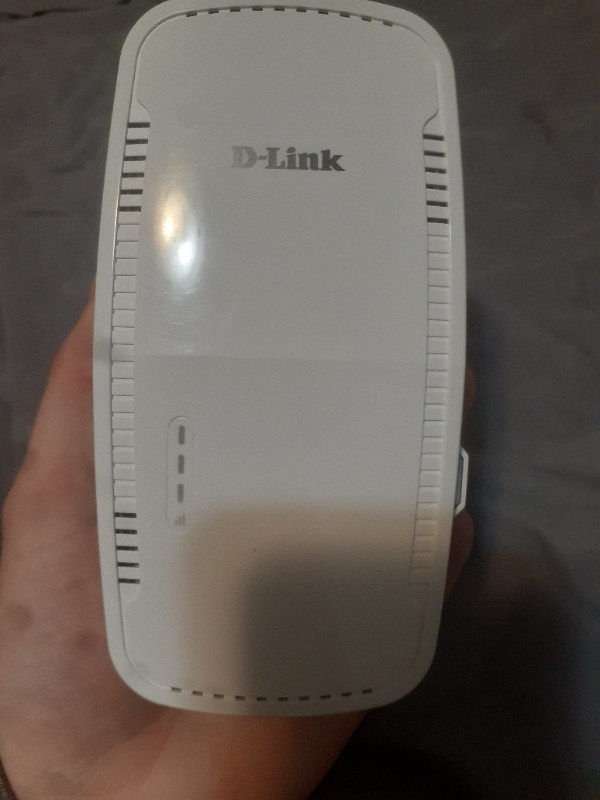 D-link wifi range extender DAP-1955 in Networking in St. Catharines