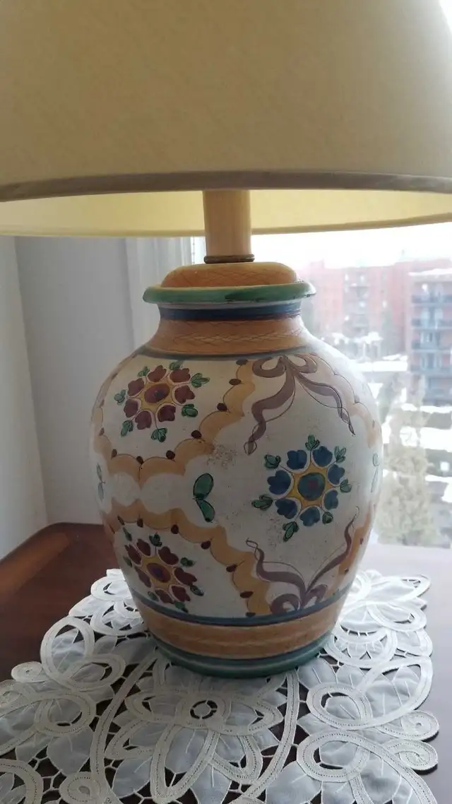 Vintage 3-way table lamps in Indoor Lighting & Fans in City of Montréal - Image 2
